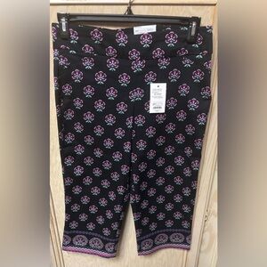 Croft &‎ Barrow The Effortless Stretch Capri Pant Womens 8 Pull On Black Floral